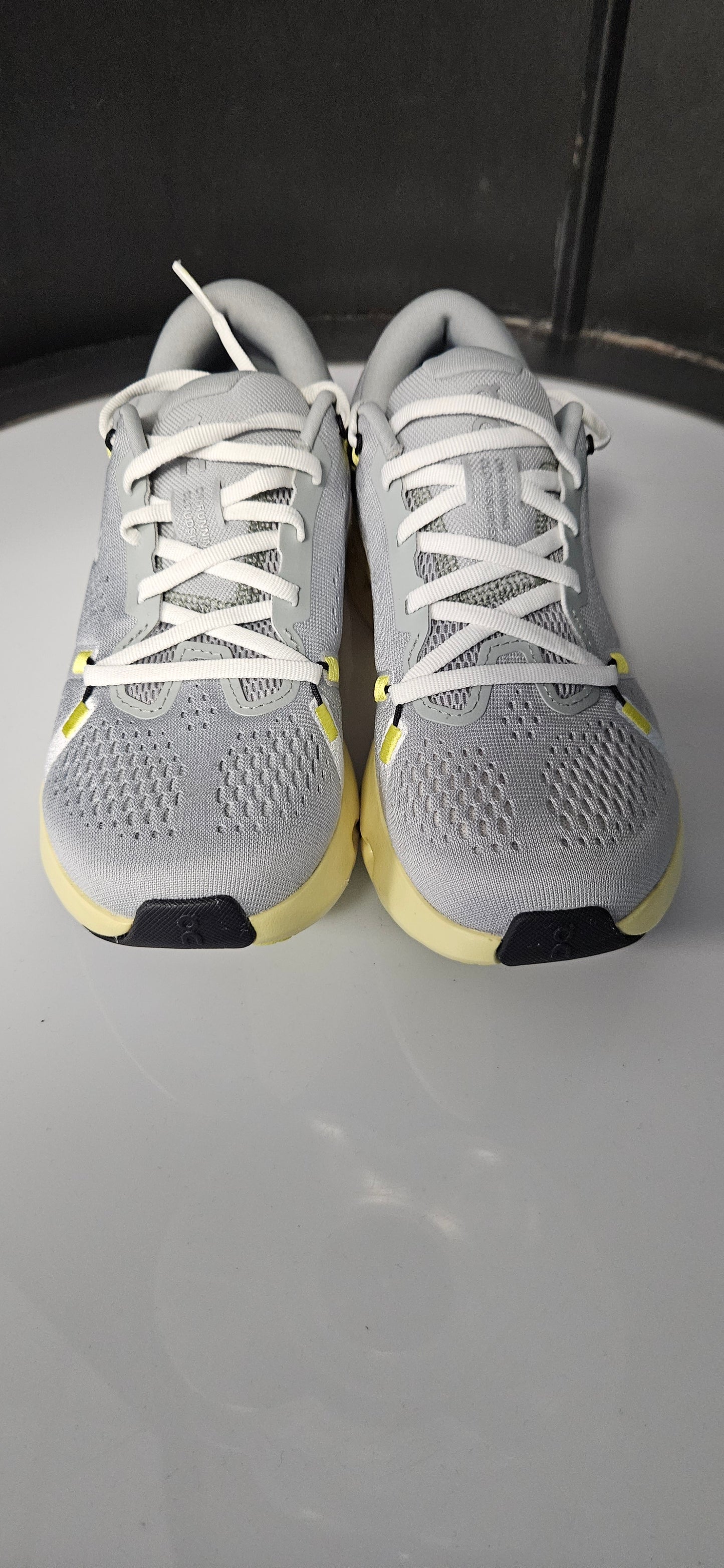 Womans Cloudsurfer 2 in yellow and grey size 5
