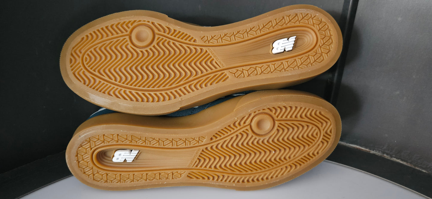 NB Numeric 272 Shoes in size 6
