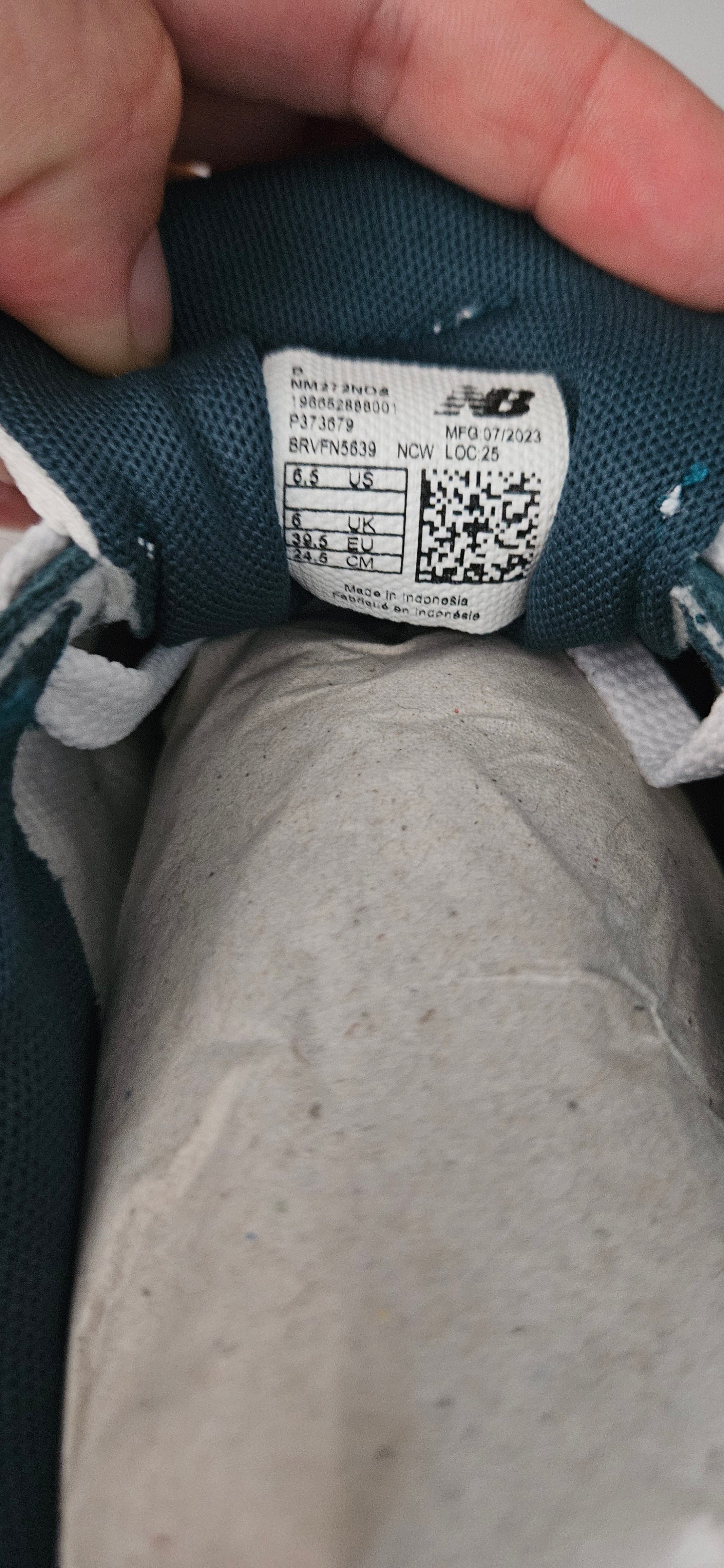 NB Numeric 272 Shoes in size 6