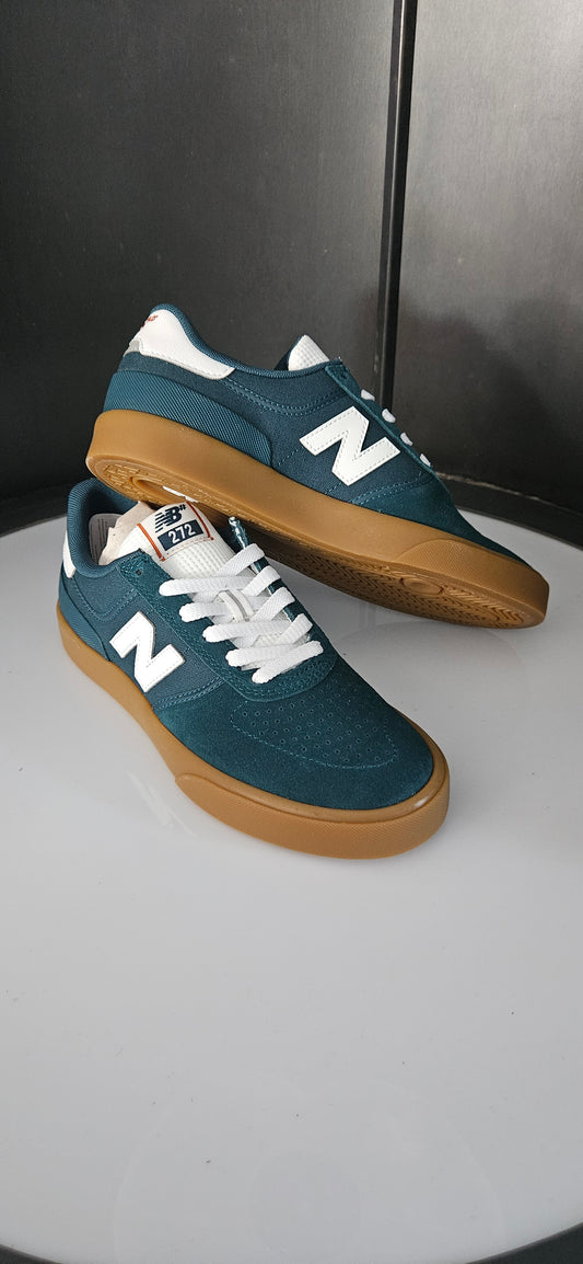 NB Numeric 272 Shoes in size 6