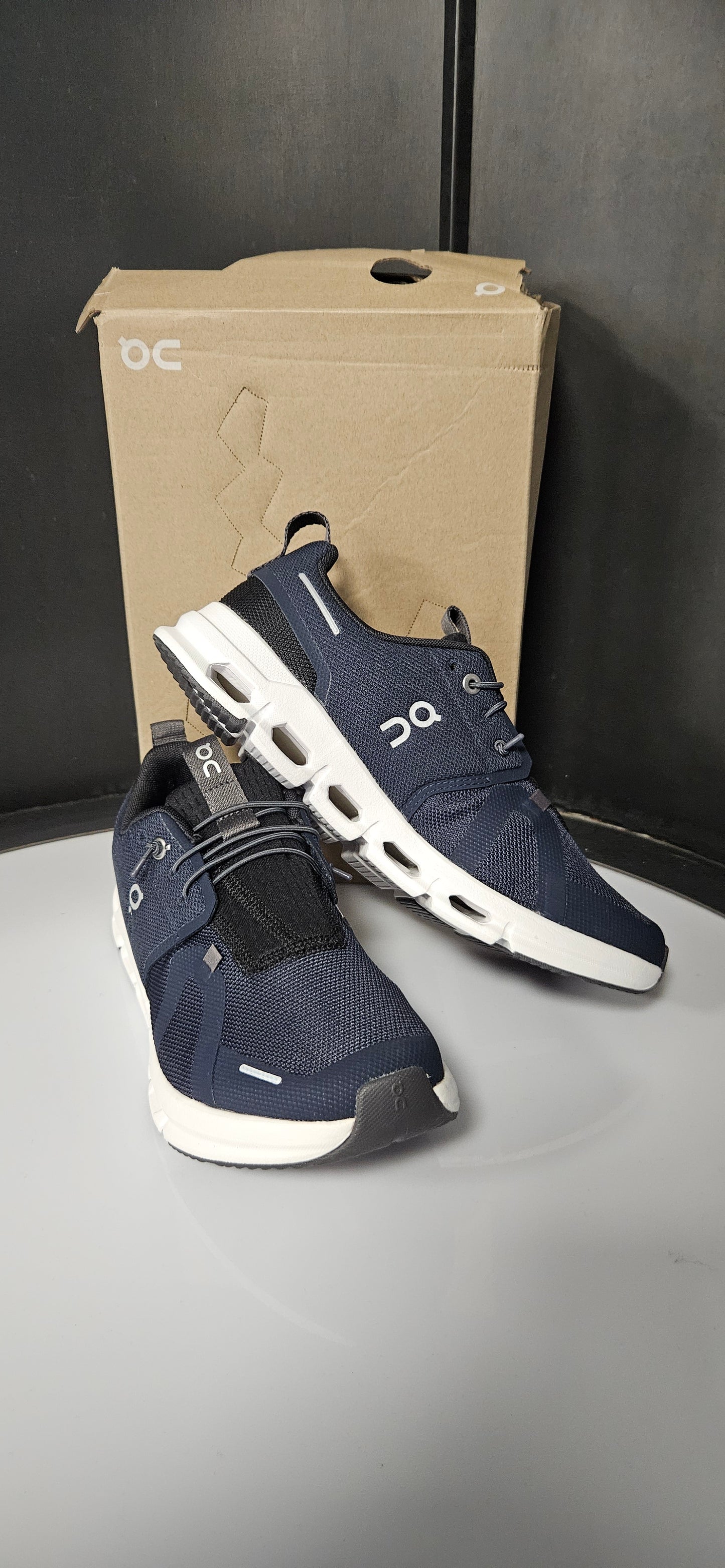 On Running youth Cloud Sky Size Y5 navy/black
