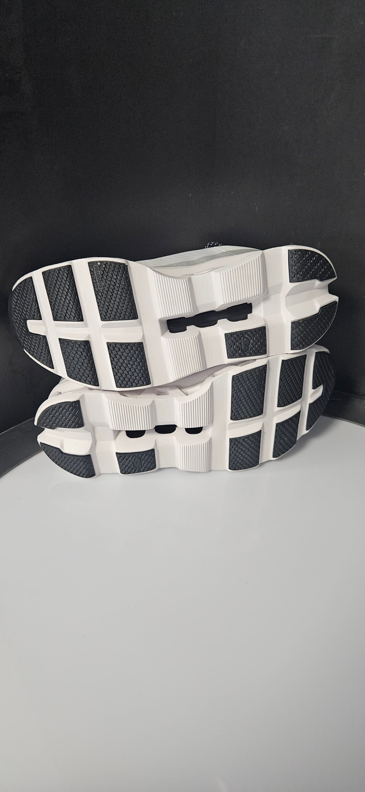 On Cloudmonster All White Size 8 Rrp £160