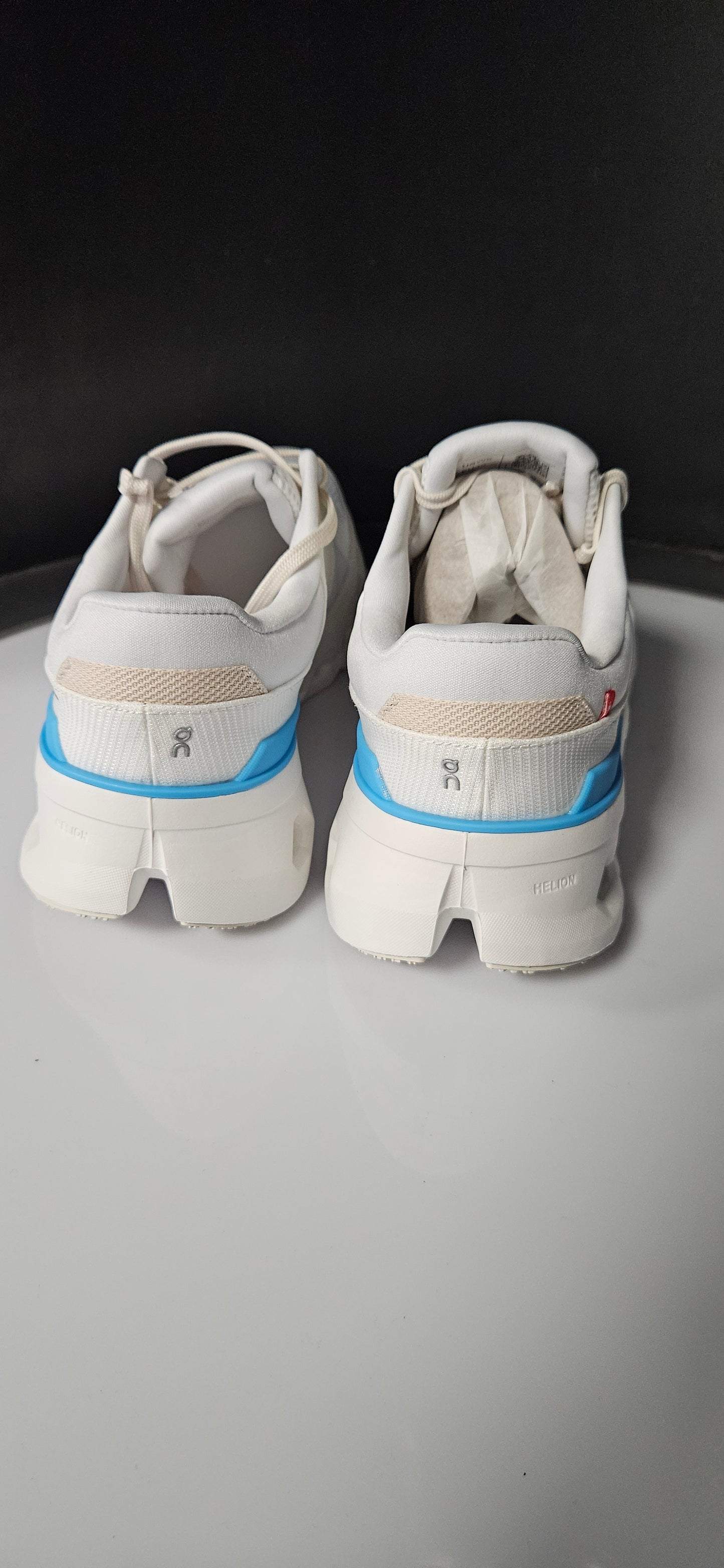 On Cloudrunner 2 Running Trainer In White
