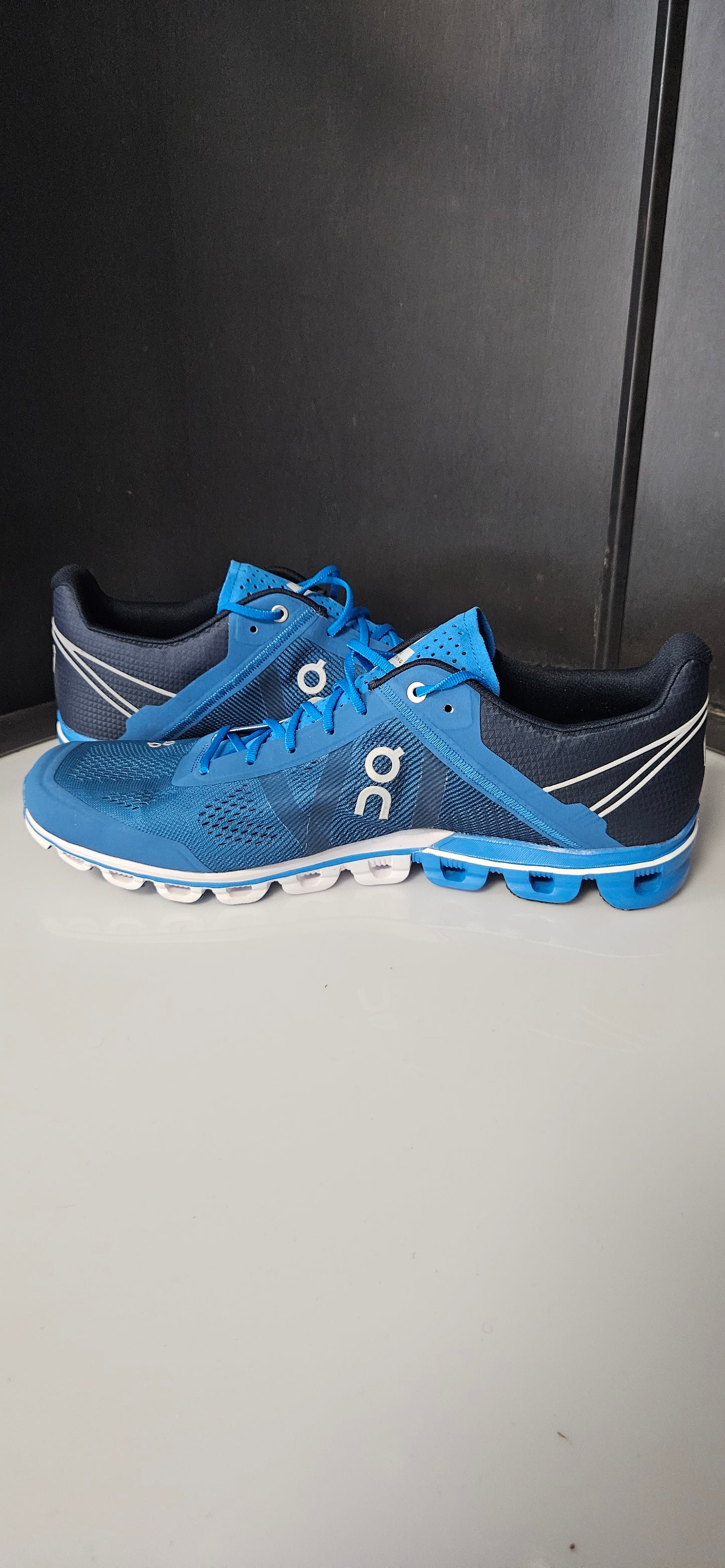 On Cloudflow Mens Running Trainers Size 12.5