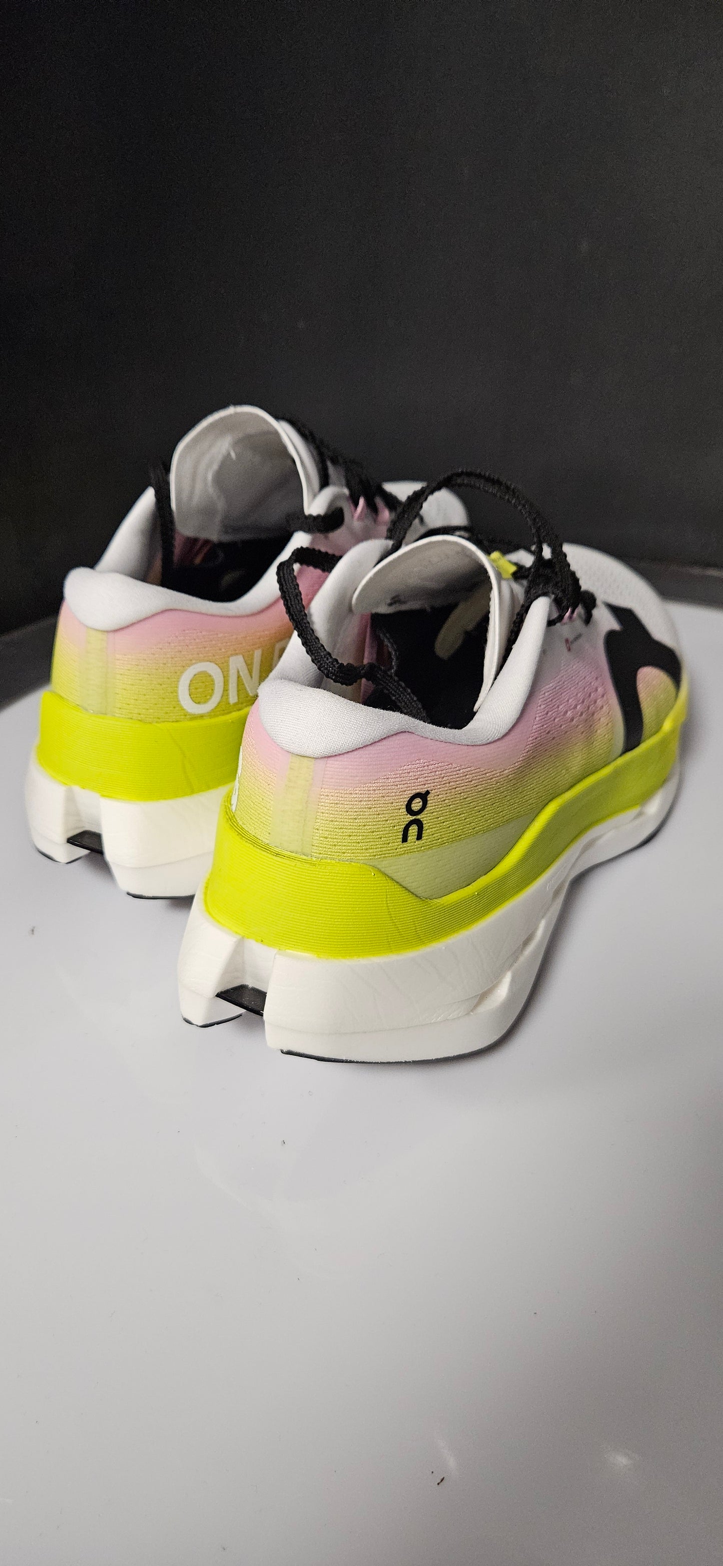 On Cloudboom Max Lime/Raspberry Size 8.5 Rrp £220