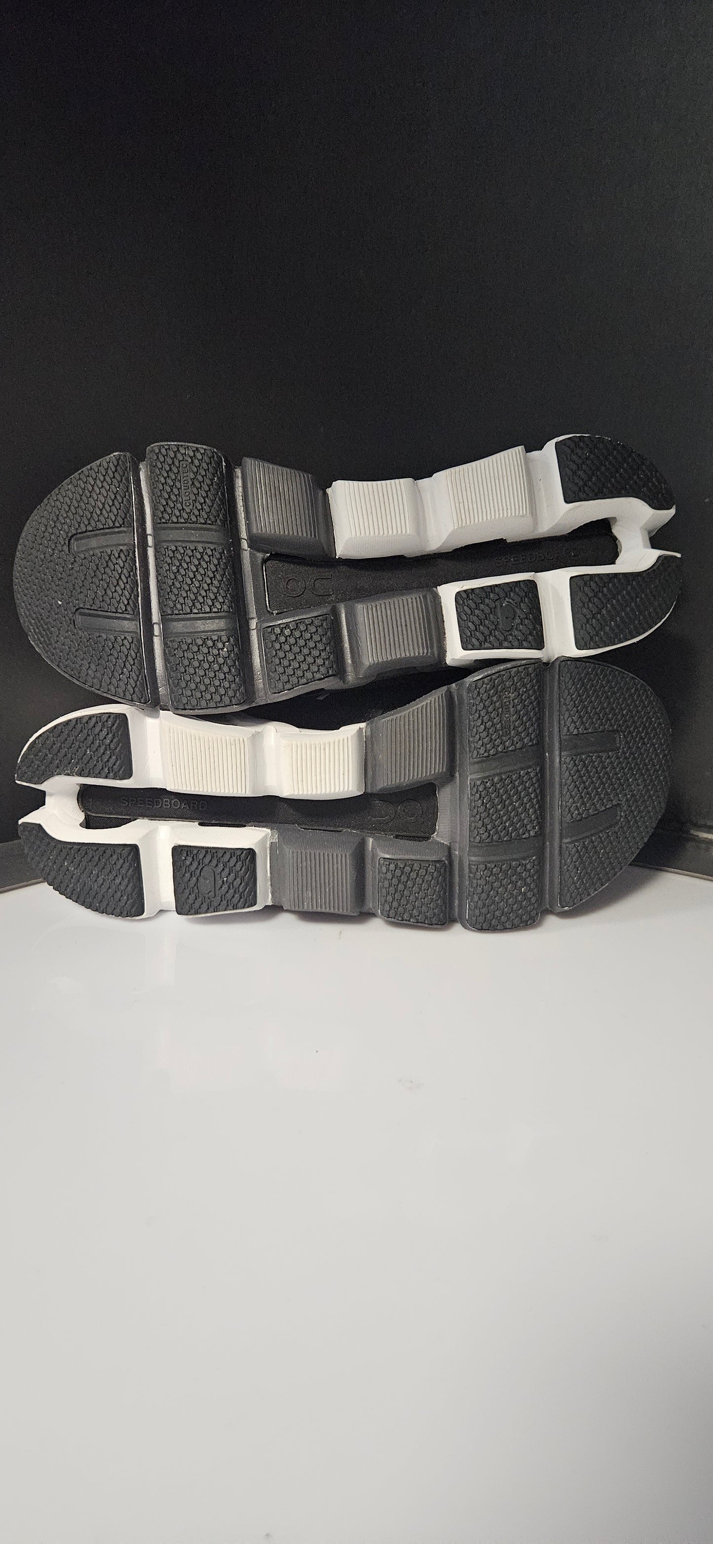 Mens On Cloudflyer 4 In Black and White In Size 7