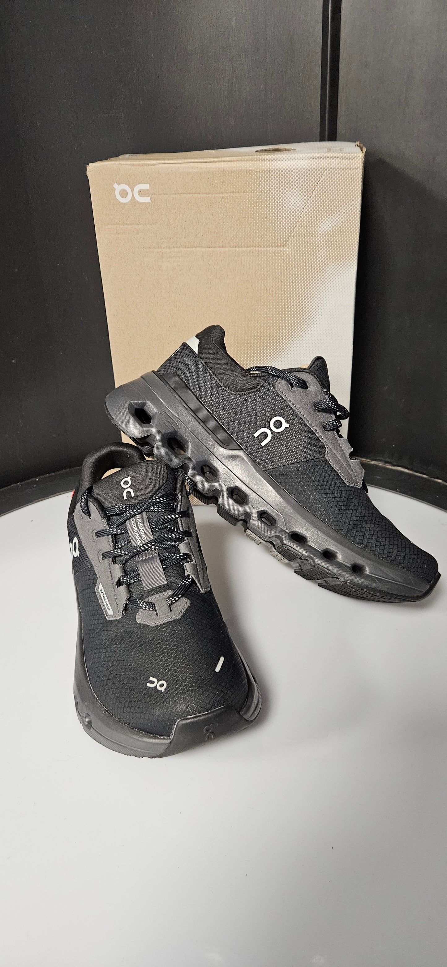 Cloudrunner 2 Waterproof Magnet/Black Rrp £160