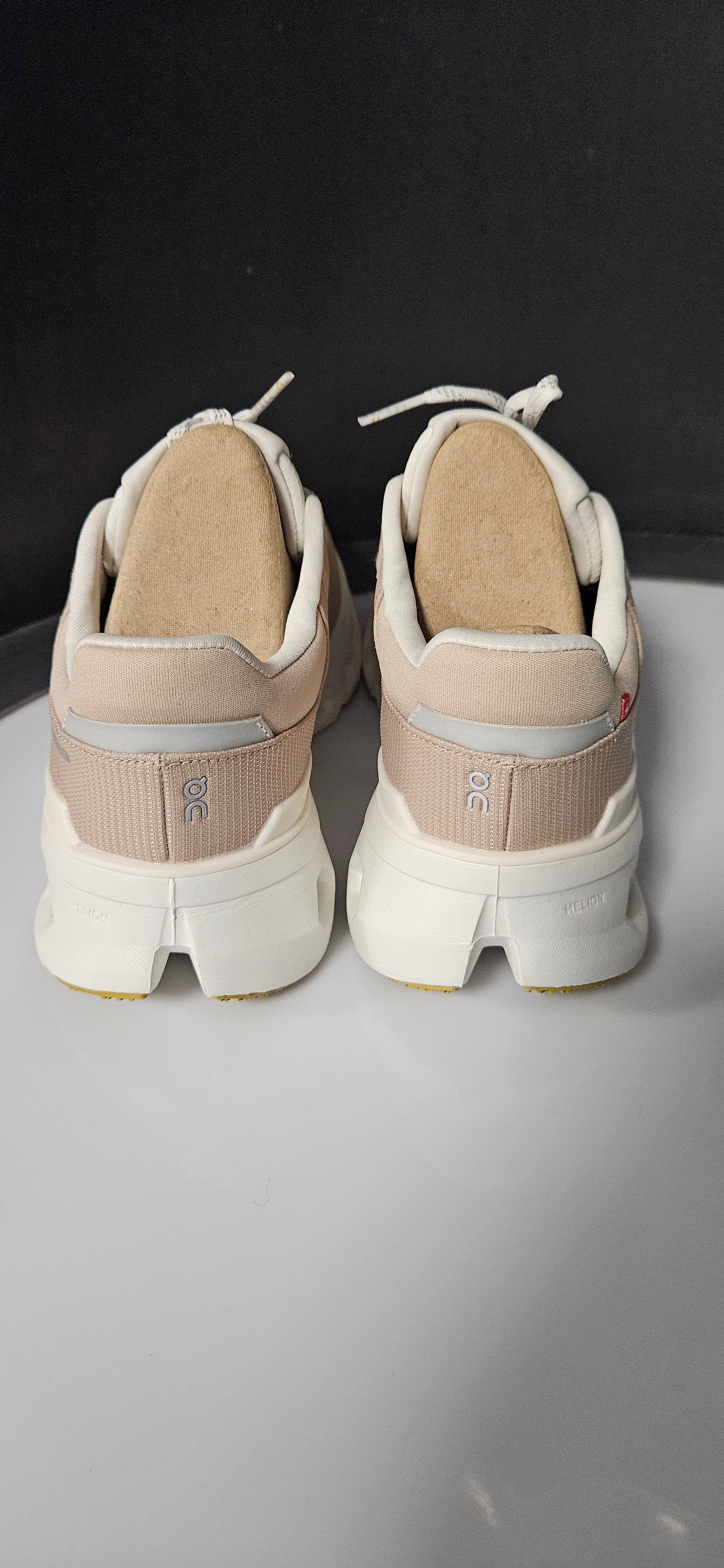 Women's Cloudrunner 2 Waterproof Sand | Dew Rrp £160