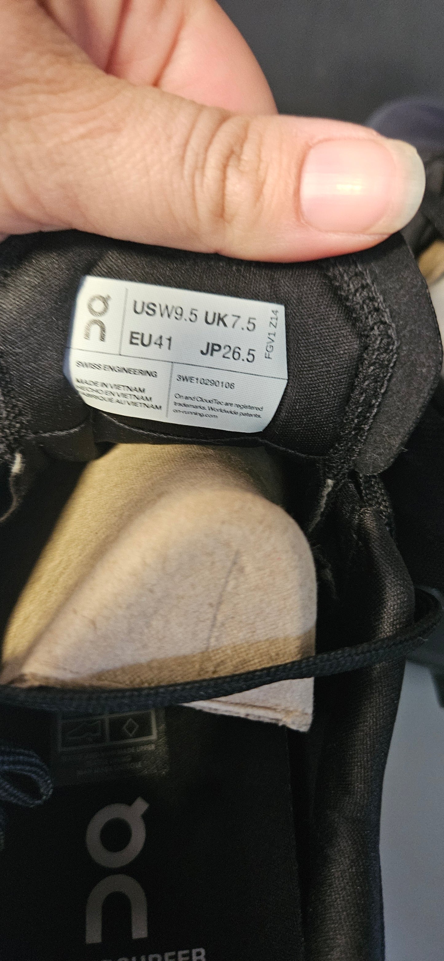 Cloudsurfer Trail Women's Waterproof Black/Eclipse Shoes Size 7.5