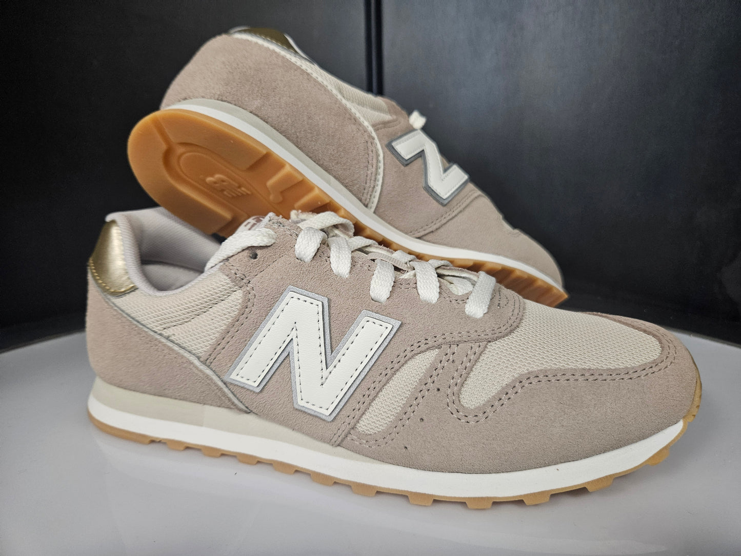 New balance 373