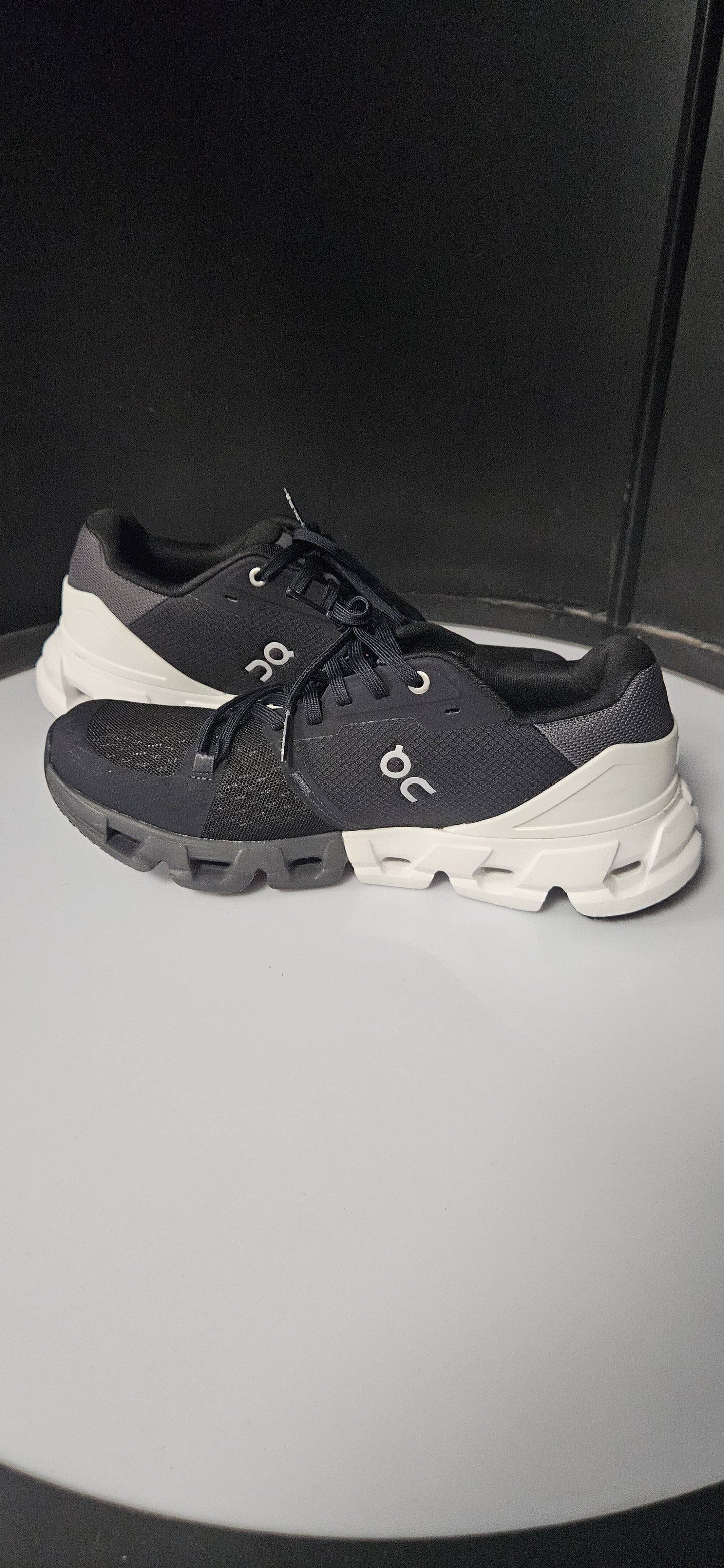 Mens On Cloudflyer 4 In Black and White In Size 7