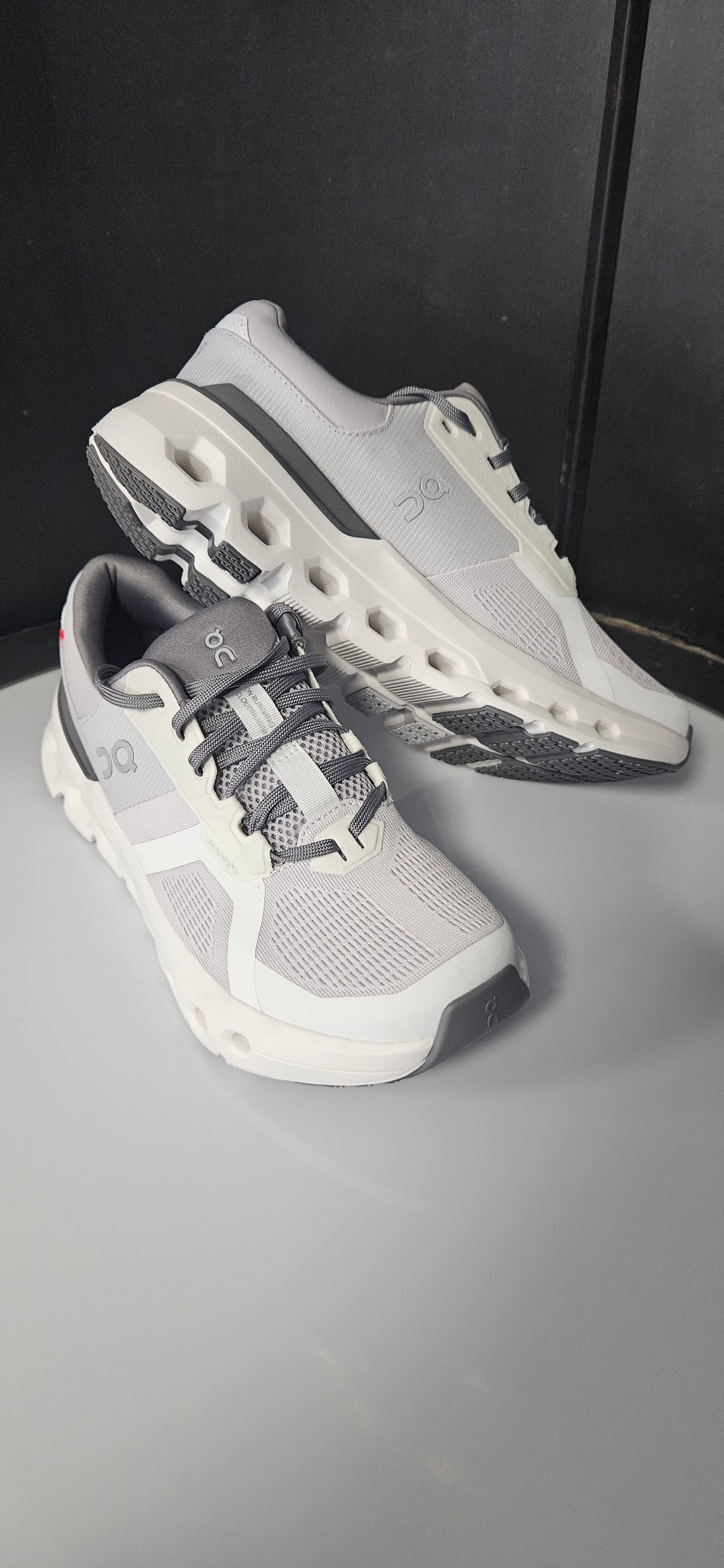 Men's Grey/White On Cloud Cloudrunner 2 Size 8 Rrp £140