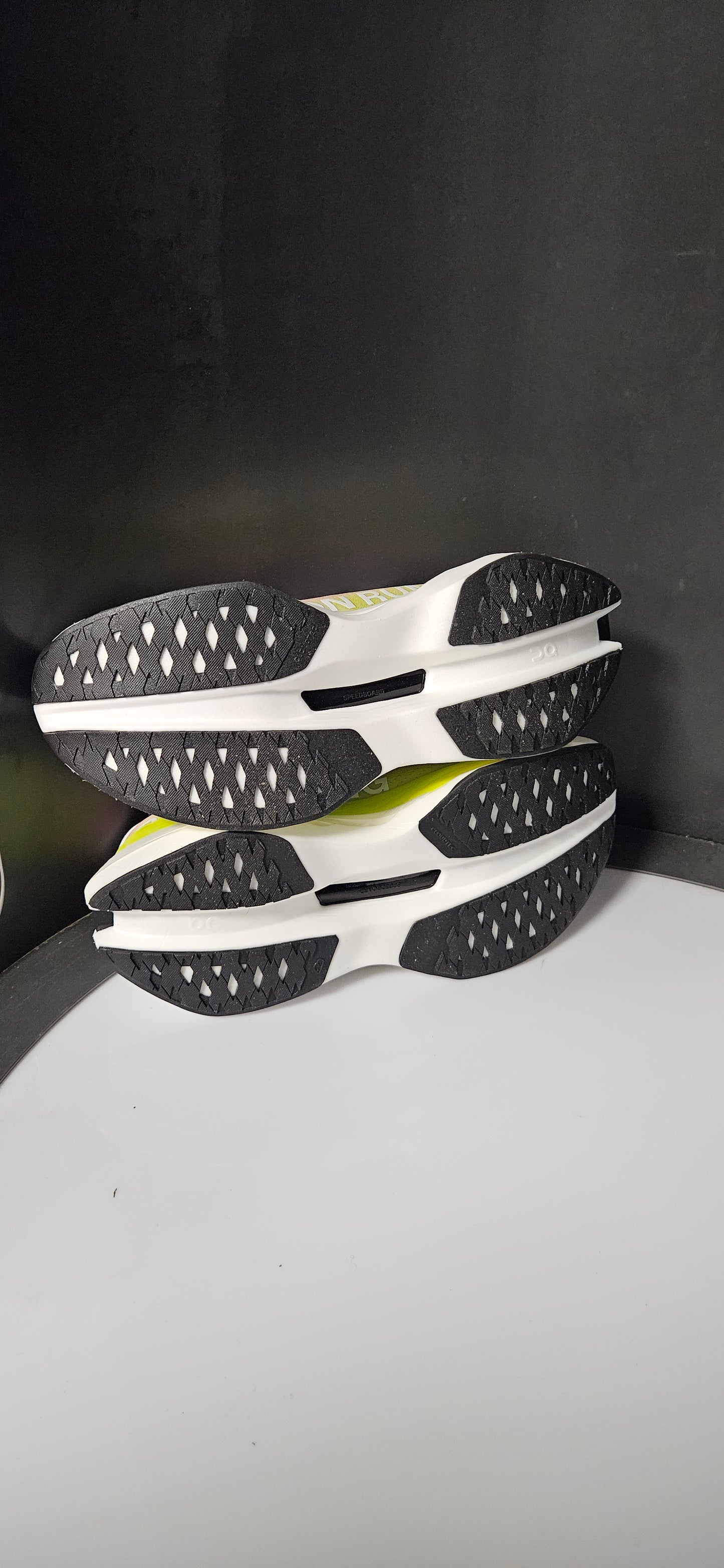 On Cloudboom Max Lime/Raspberry Size 8.5 Rrp £220