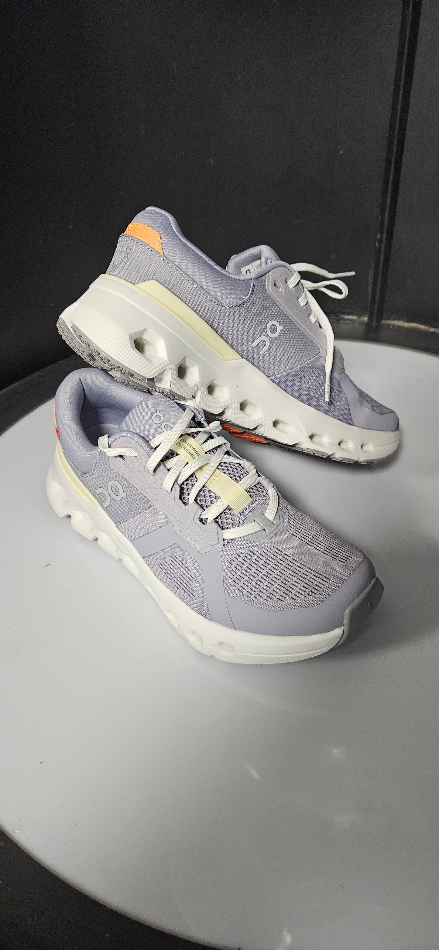 Cloudrunner 2 Lilac /Ivory Size 5 Rrp £140