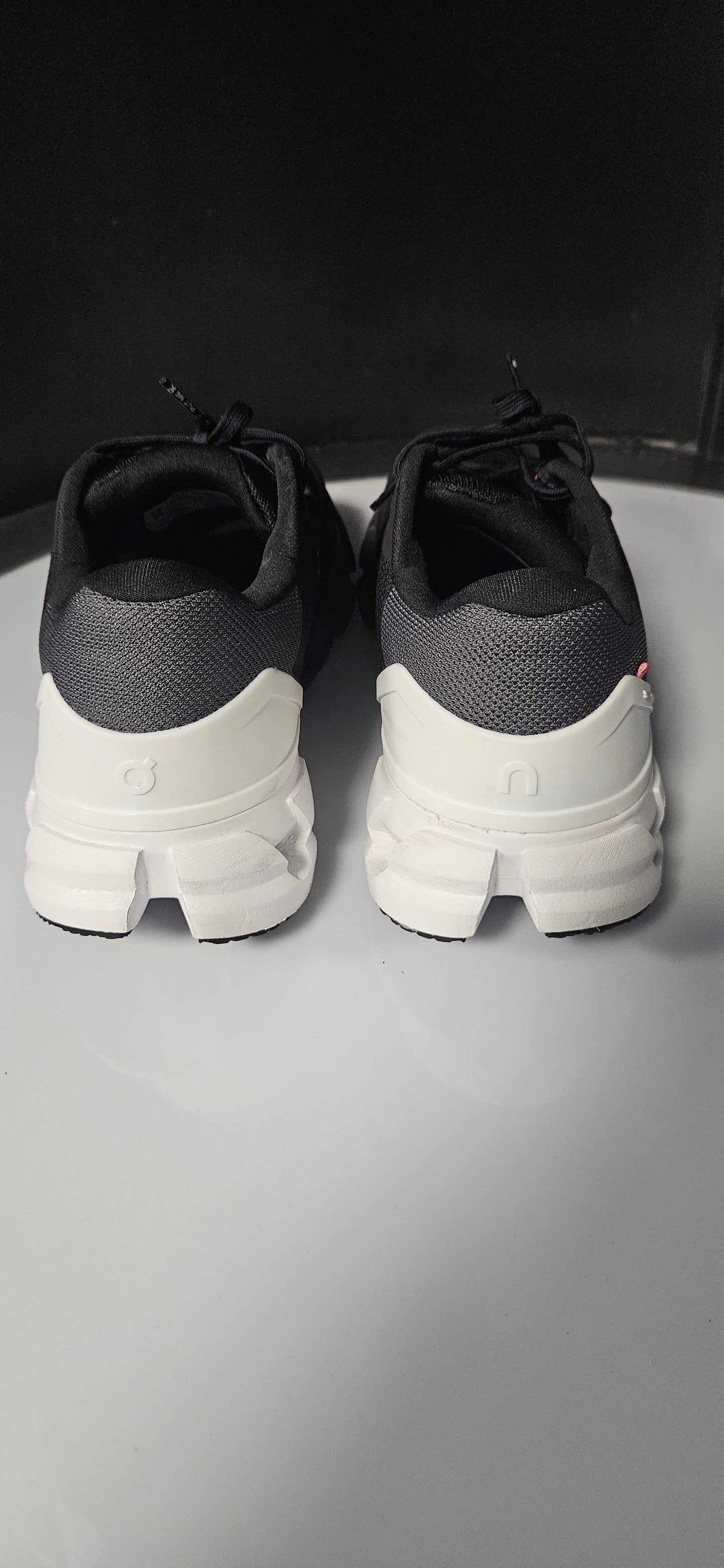 Mens On Cloudflyer 4 In Black and White In Size 7